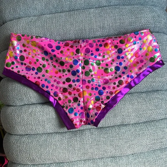 ROMA Rave Booty Shorts - Picture 3 of 5